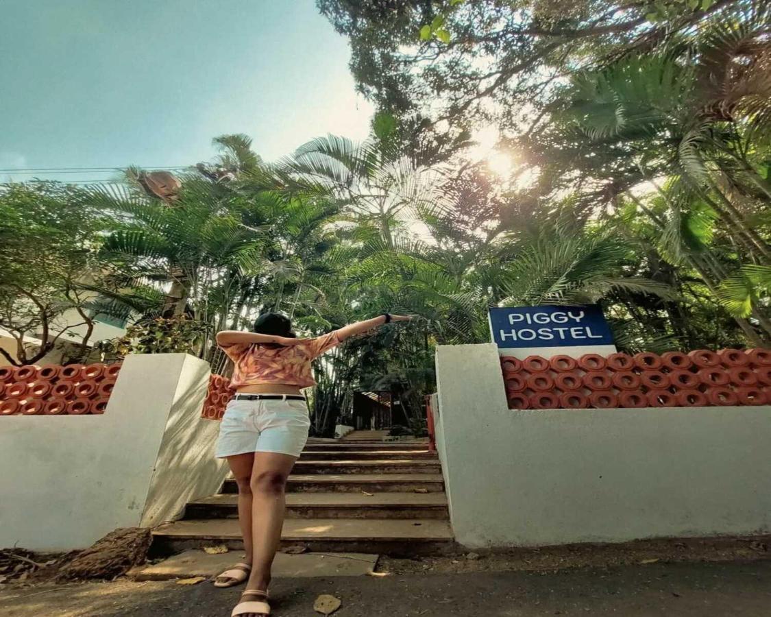 Piggy Calangute By Urban Nomads - Dorms & Pvt Rooms GOA Exterior foto