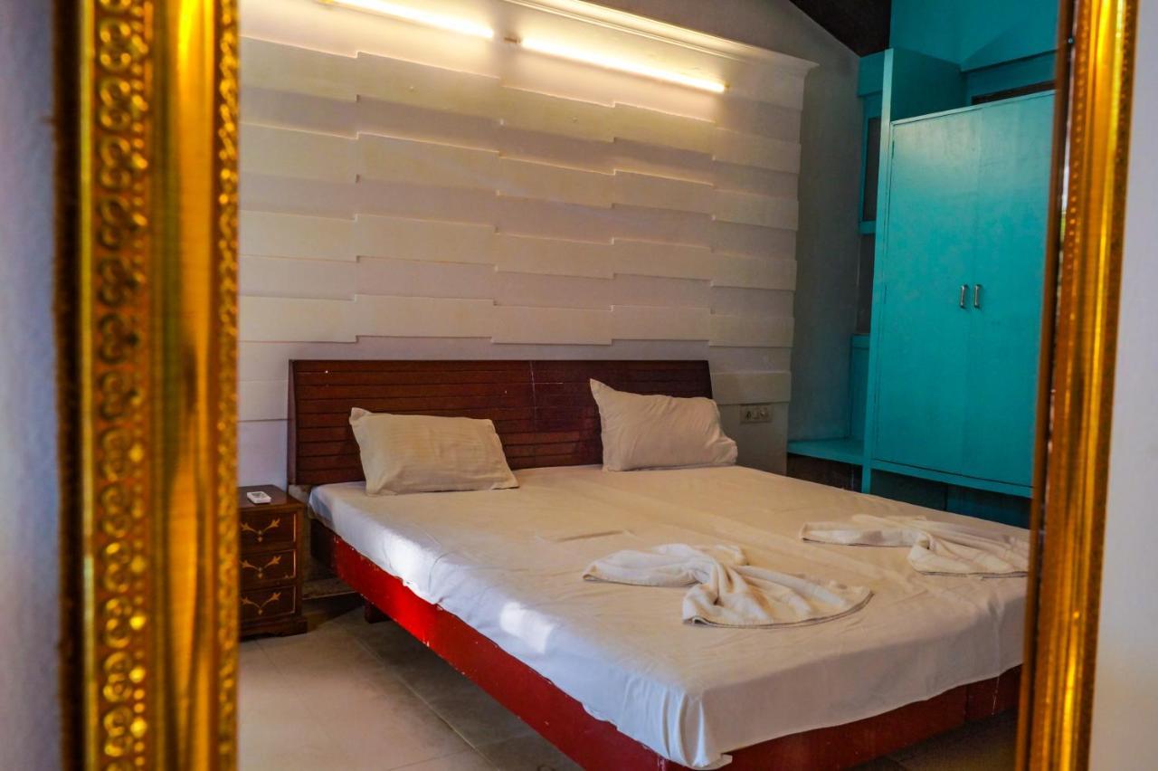 Piggy Calangute By Urban Nomads - Dorms & Pvt Rooms GOA Exterior foto
